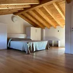 Comfy Flat With Two Terraces And Fireplace Daire