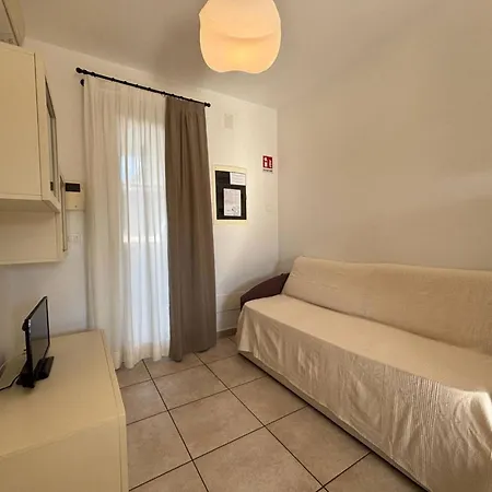 Апартаменти Comfy Flat With A Fireplace