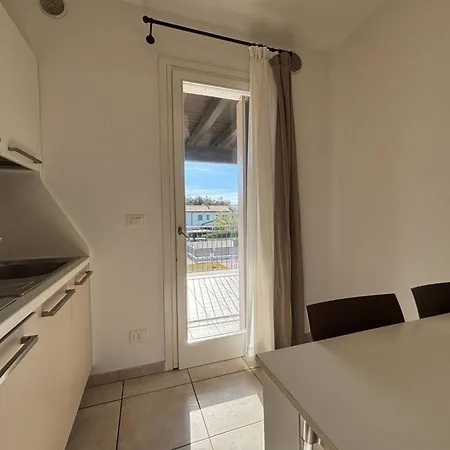 Comfy Flat With A Fireplace Бібіоне