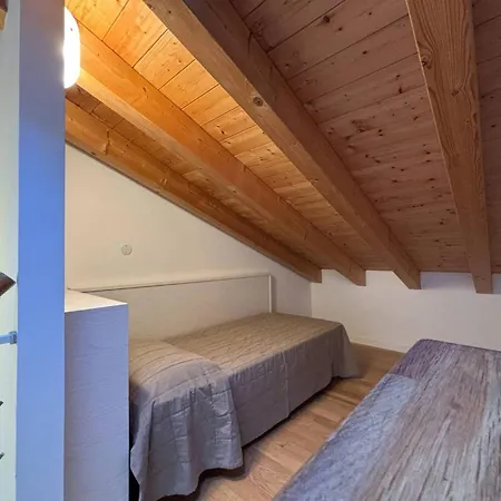 Comfy Flat With A Fireplace Апартаменти *