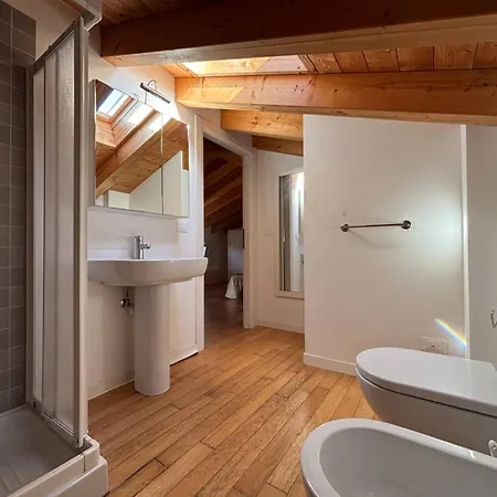 Comfy Flat With A Fireplace * Бібіоне