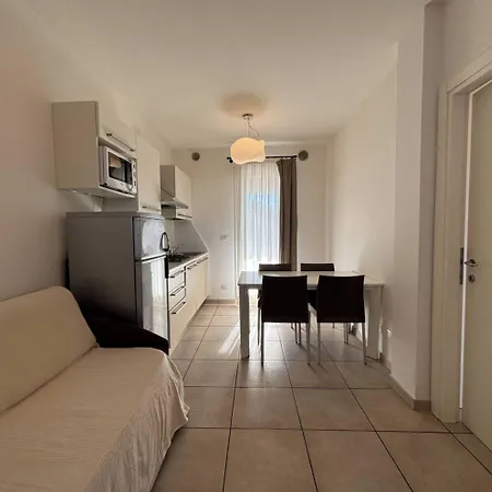 Апартаменти Comfy Flat With A Fireplace Бібіоне