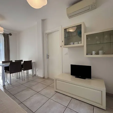 Comfy Flat With A Fireplace * Бібіоне